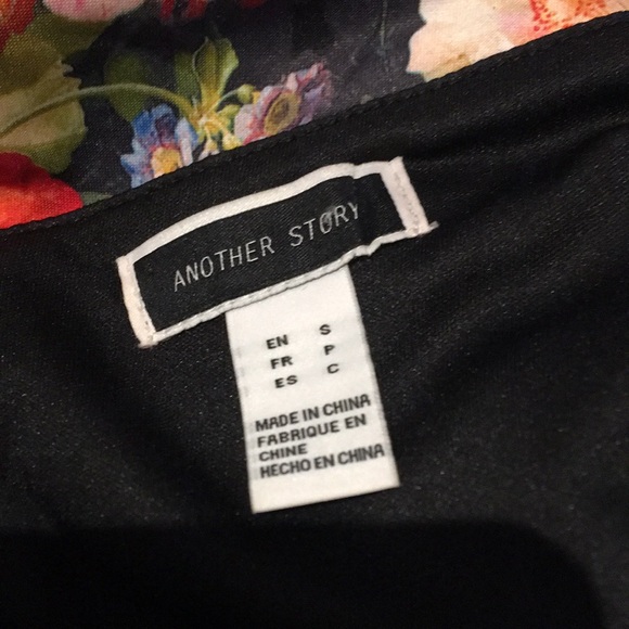 One shoulder Floral dress size small NWOT - Picture 9 of 11